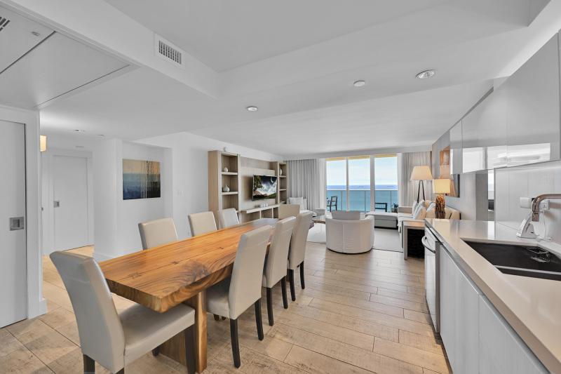  Condo & Townhome Photos