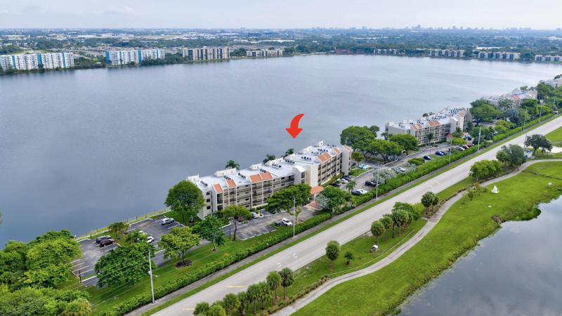  Condo & Townhome Photos