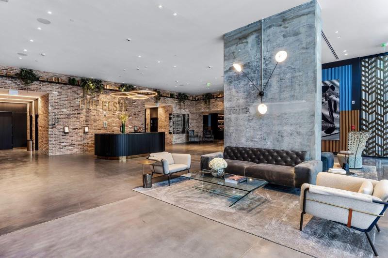  Condo & Townhome Photos