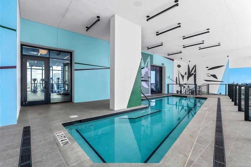  Condo & Townhome Photos
