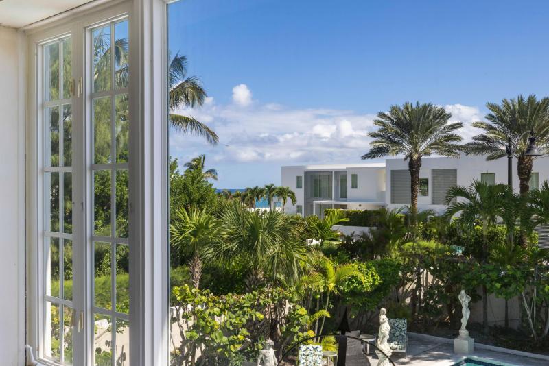  Single Family Homes Photo 10:  Palm Beach,  FL 33480