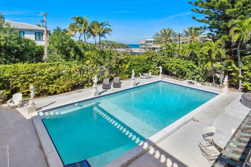  Single Family Homes Photo 27:  Palm Beach,  FL 33480
