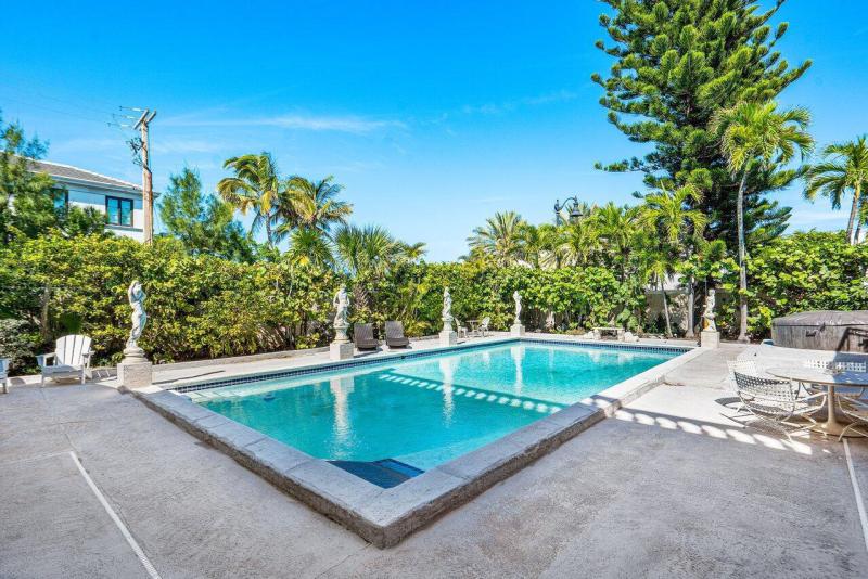  Single Family Homes Photo 39:  Palm Beach,  FL 33480