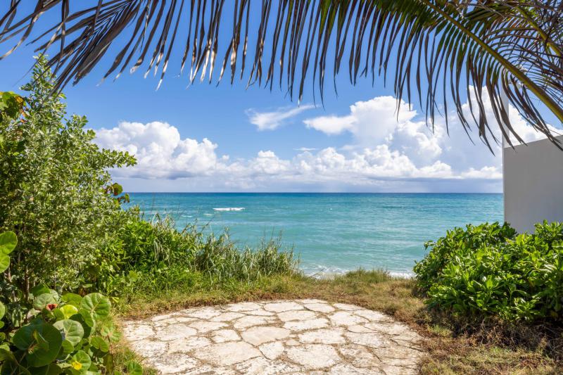  Single Family Homes Photo 4:  Palm Beach,  FL 33480