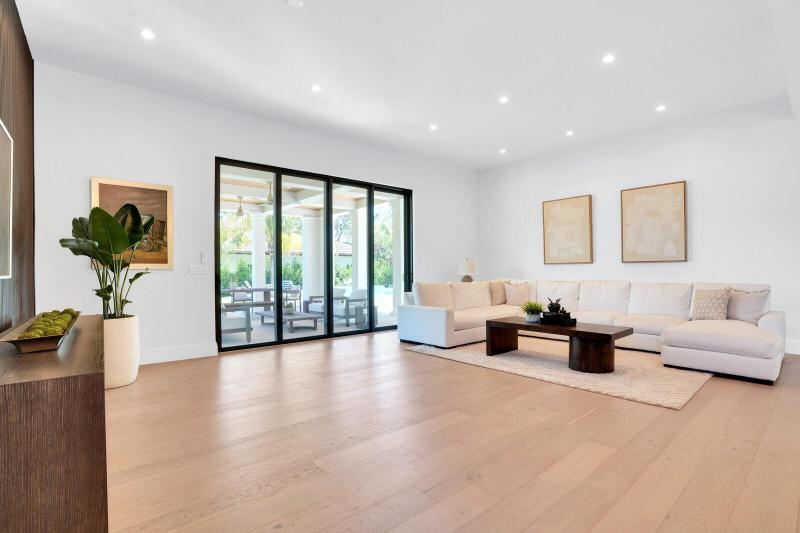 Single Family Homes Photo 10:  West Palm Beach,  FL 33405