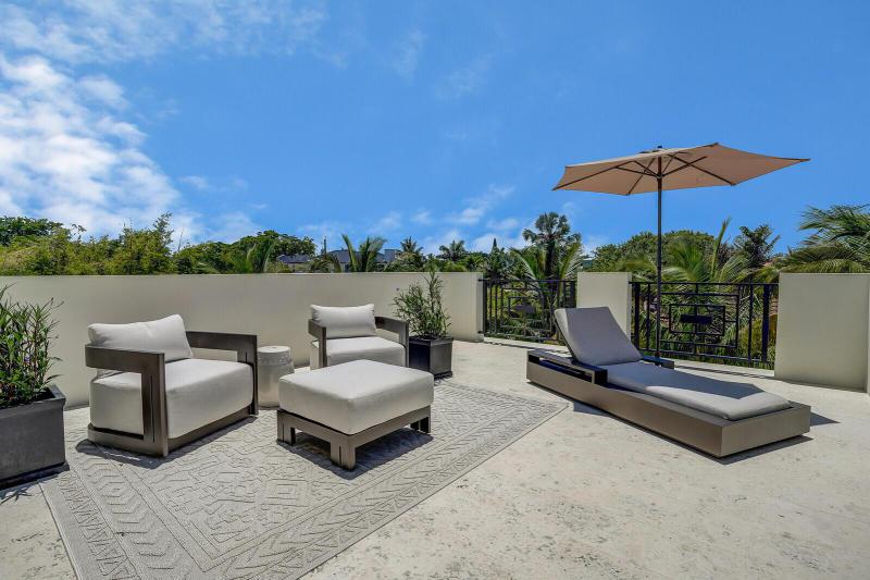  Single Family Homes Photo 19:  West Palm Beach,  FL 33405