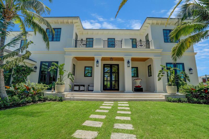  Single Family Homes Photo 2:  West Palm Beach,  FL 33405