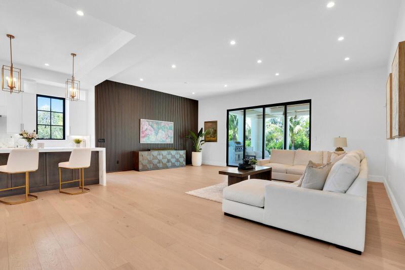  Single Family Homes Photo 9:  West Palm Beach,  FL 33405