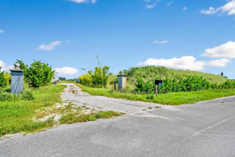  Commercial & Industrial Land Images 
