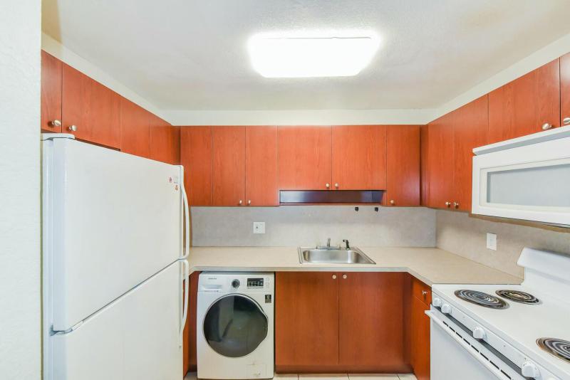  Condo & Townhome Photos