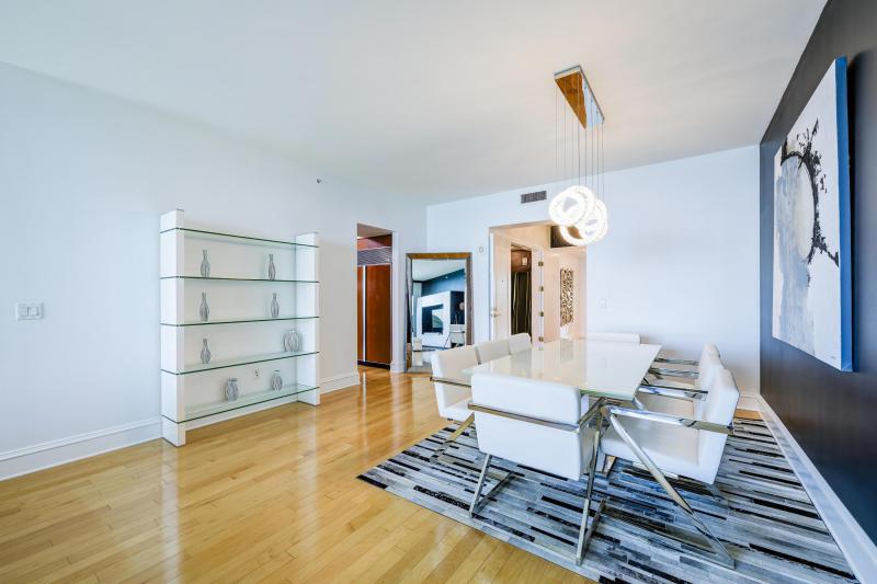  Condo & Townhome Photos