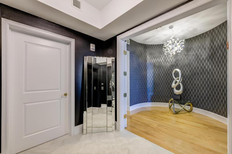  Condo & Townhome Photos