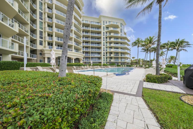  Condo & Townhome Photos