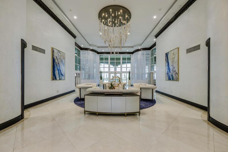  Condo & Townhome Photos