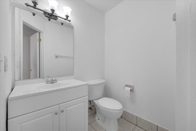  Condo & Townhome Photos