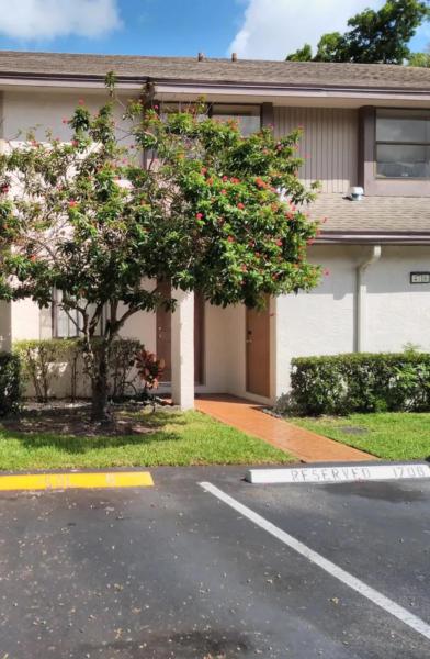  Condo & Townhome Photos