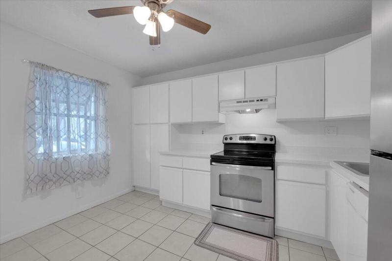  Condo & Townhome Photos