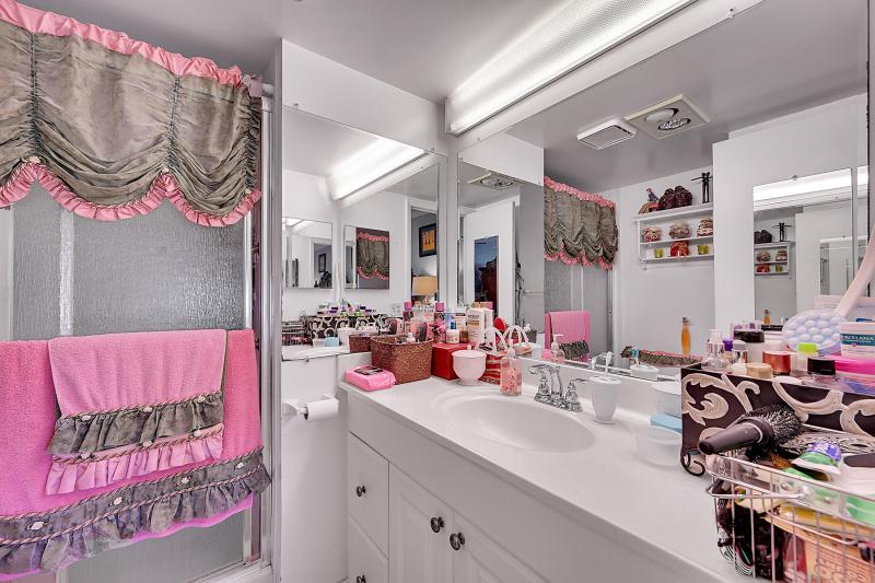  Condo & Townhome Photos