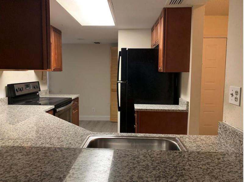  Condo & Townhome Photos