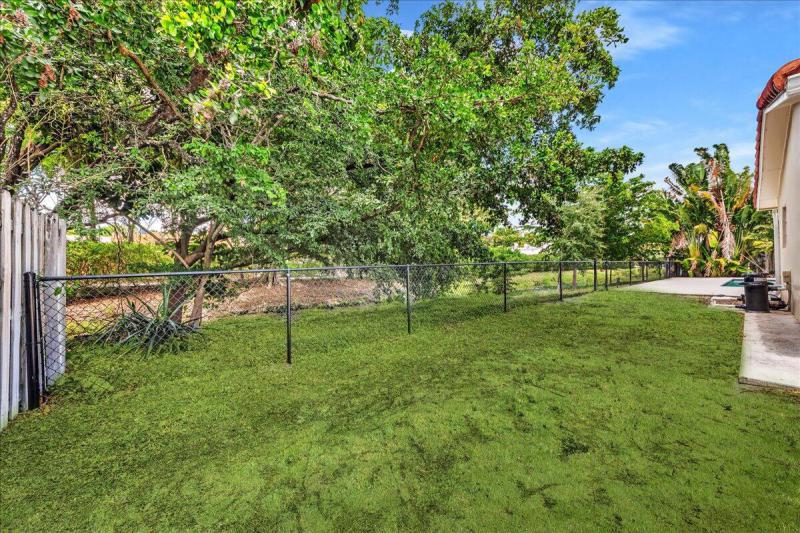  Single Family Homes Photo 24:  Coral Springs,  FL 33065