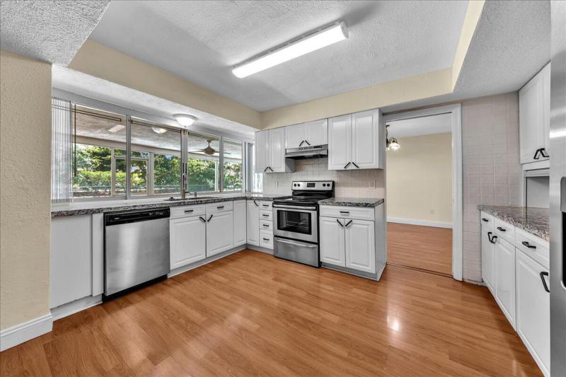  Single Family Homes Photo 6:  Coral Springs,  FL 33065