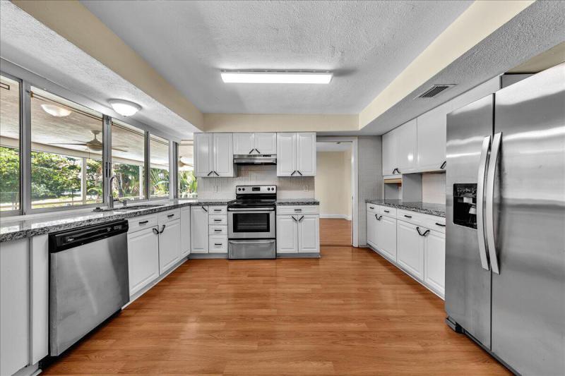  Single Family Homes Photo 7:  Coral Springs,  FL 33065