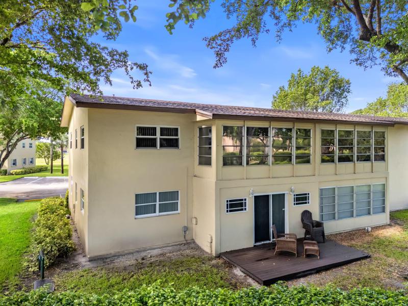  Condo & Townhome Photos