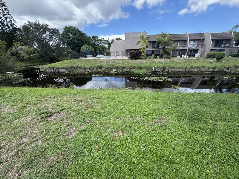  Condo & Townhome Photos