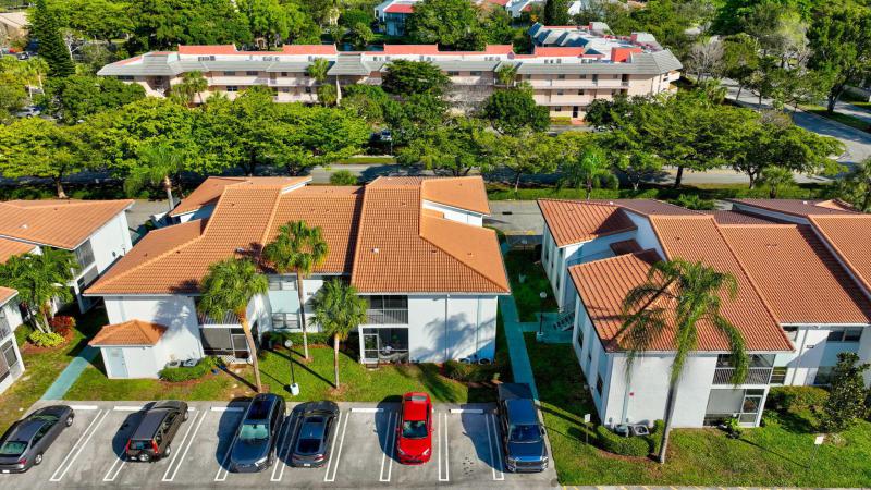  Condo & Townhome Photos