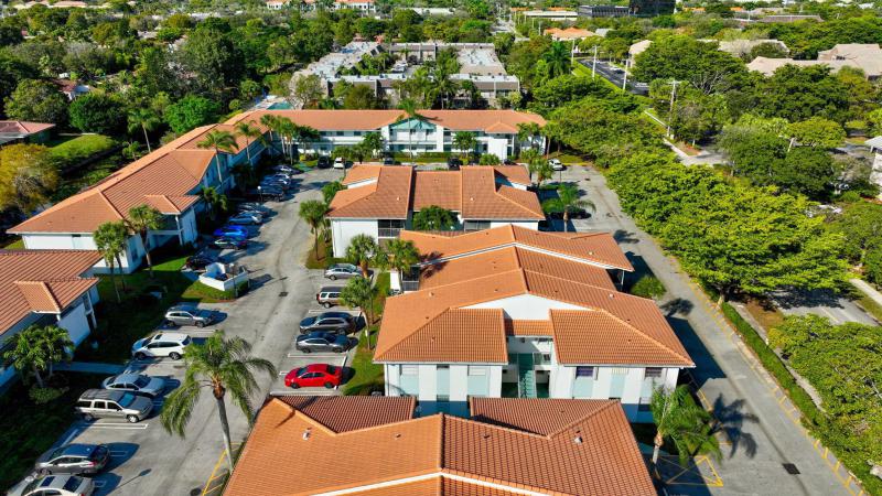  Condo & Townhome Photos