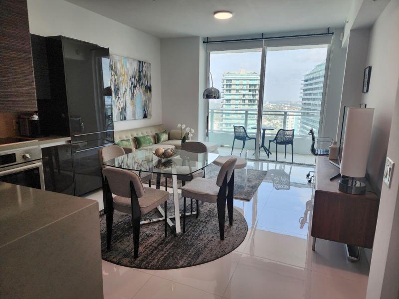  Condo & Townhome Photos