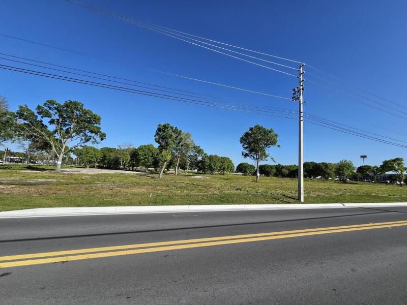  Commercial & Industrial Land Images 