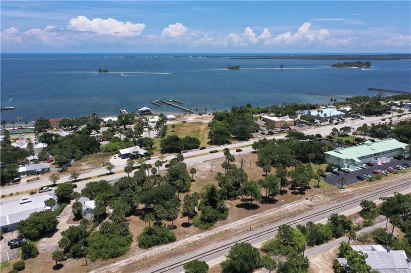  Commercial & Industrial Land Images 