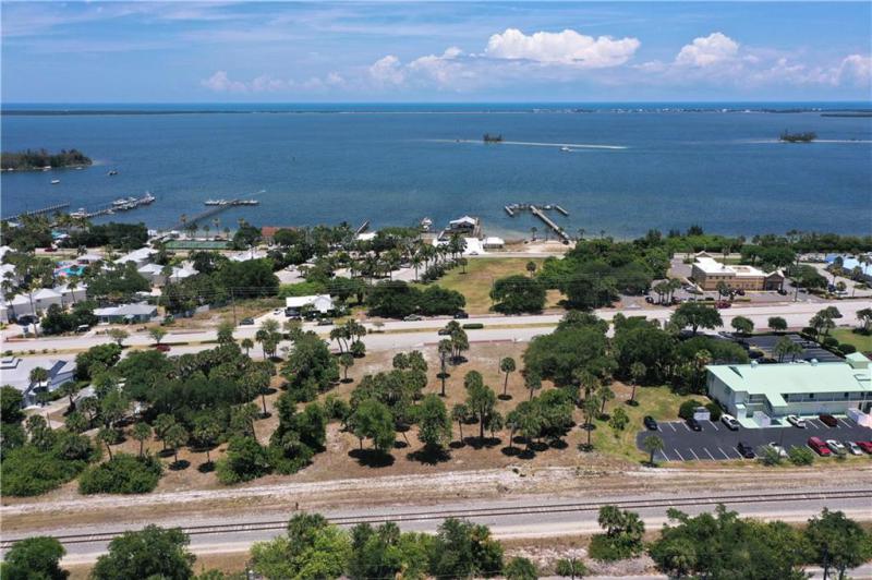  Commercial & Industrial Land Images 