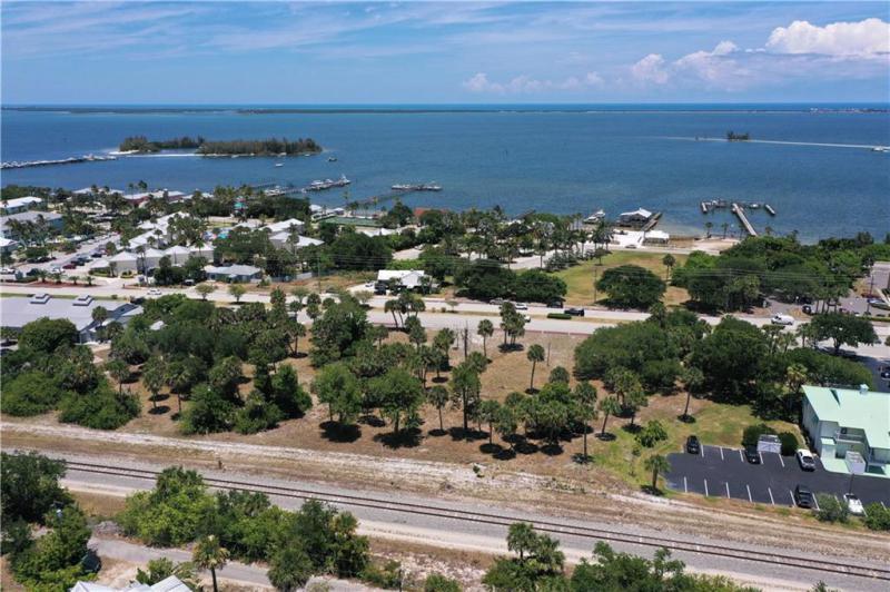  Commercial & Industrial Land Images 