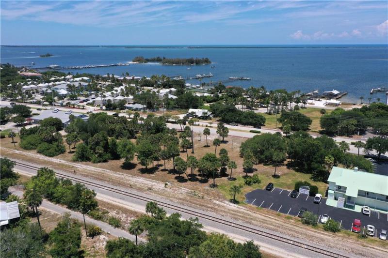  Commercial & Industrial Land Images 