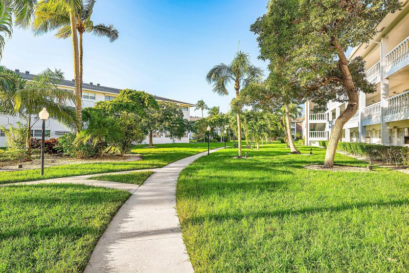  Condo & Townhome Photos
