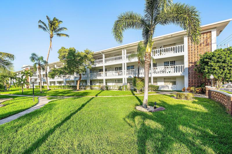  Condo & Townhome Photos