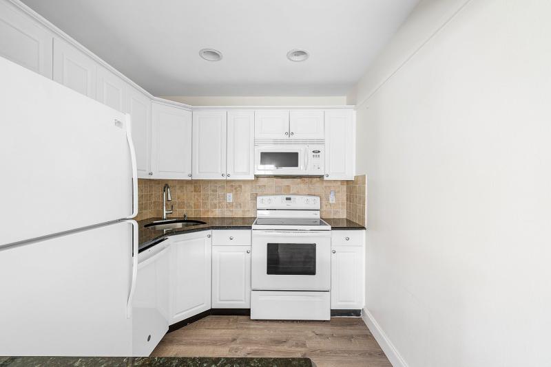  Condo & Townhome Photos