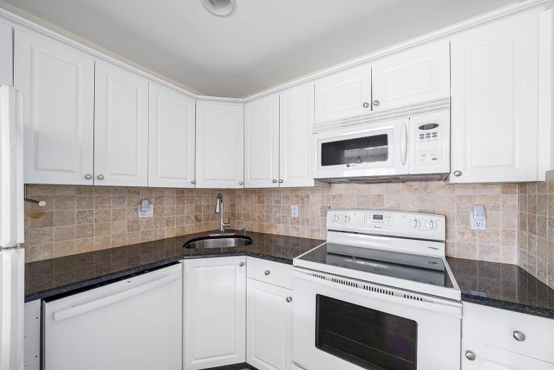  Condo & Townhome Photos