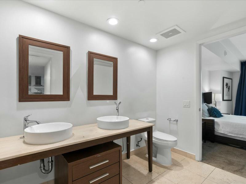  Condo & Townhome Photos