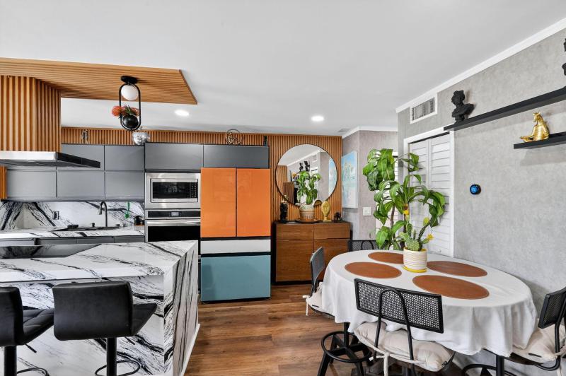  Condo & Townhome Photos