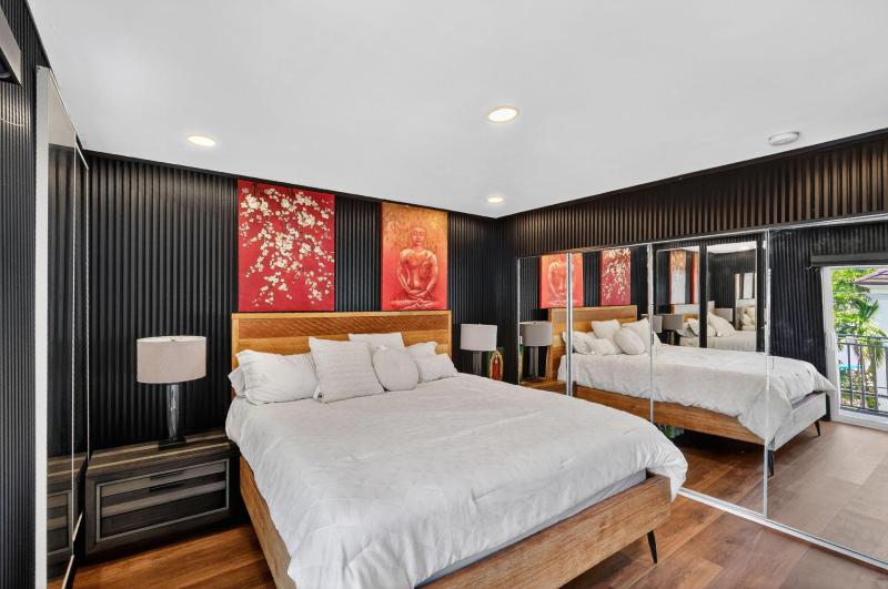  Condo & Townhome Photos