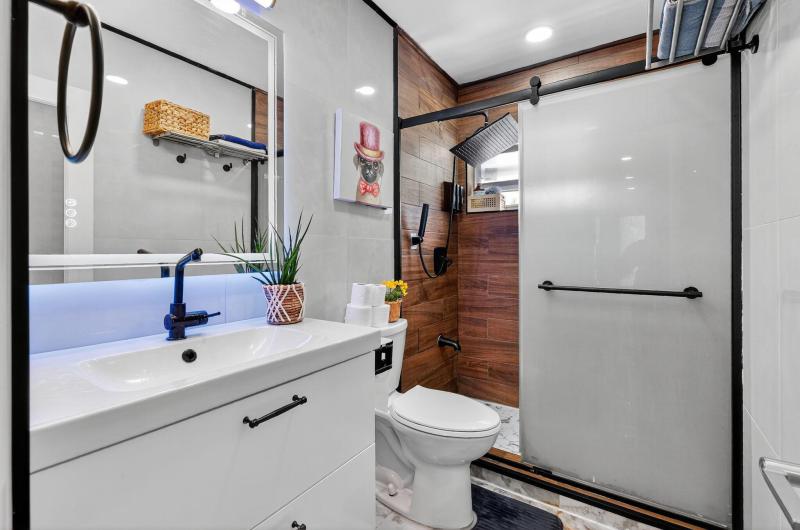  Condo & Townhome Photos
