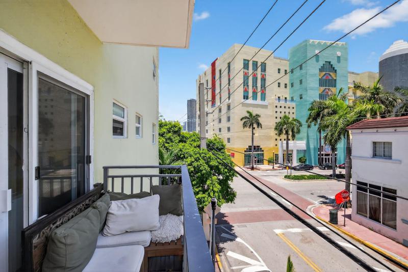 Condo & Townhome Photos