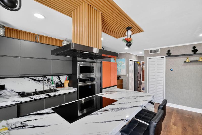  Condo & Townhome Photos