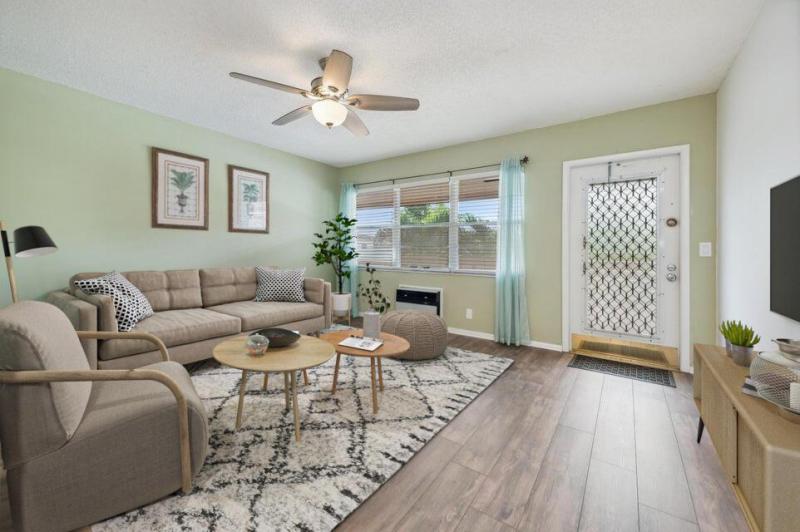  Condo & Townhome Photos