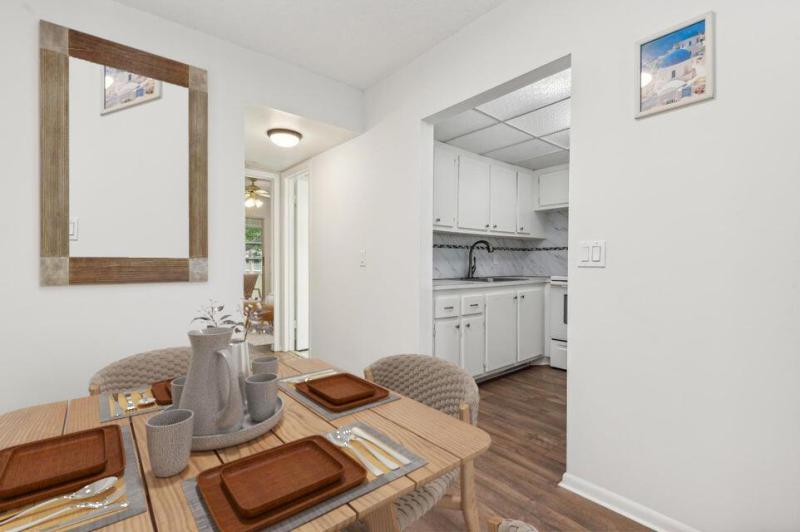  Condo & Townhome Photos