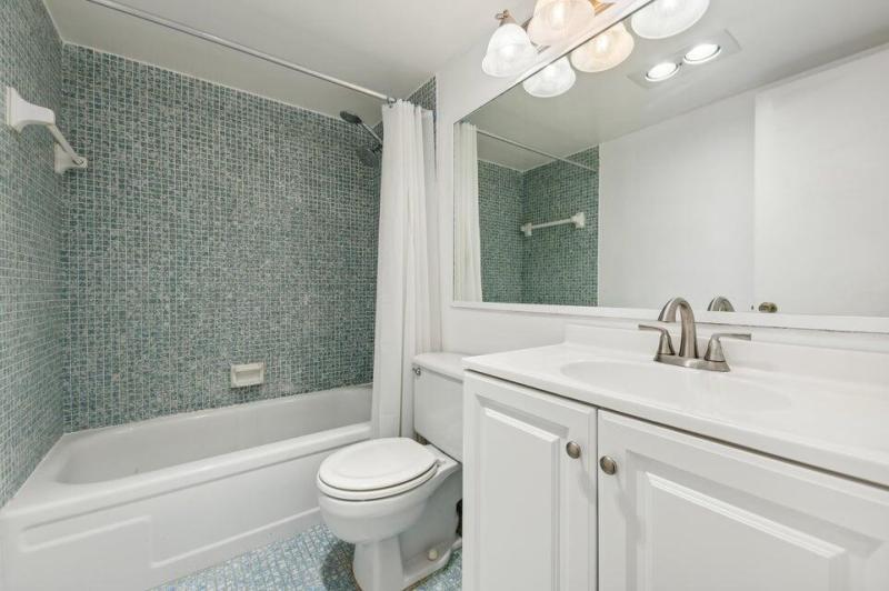  Condo & Townhome Photos
