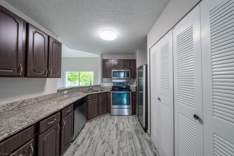  Condo & Townhome Photos